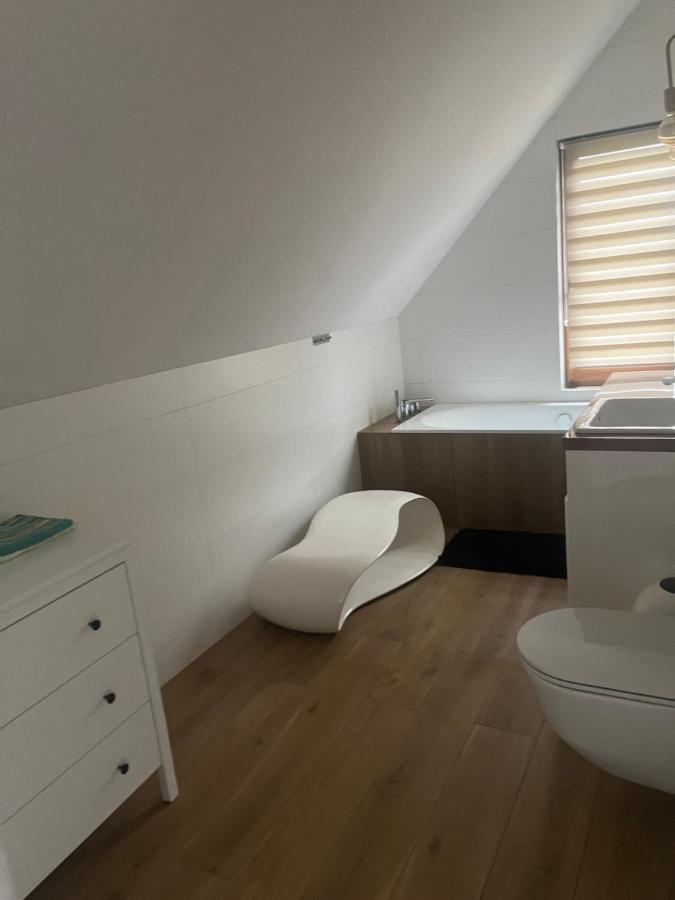 Villa Dom W Chmielnie Na Wzgorzu Chmielno Esterno foto